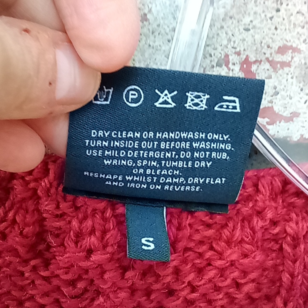 Aran Crafts Red Cable Knit Cardigan - Picture 5 of 10